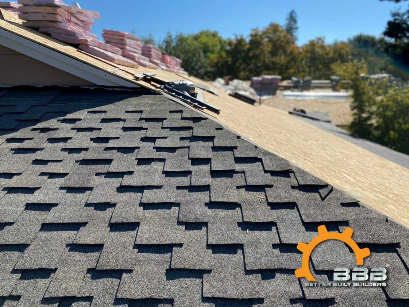A picture of an asphalt roof that met the average roof replacement cost in San Jose